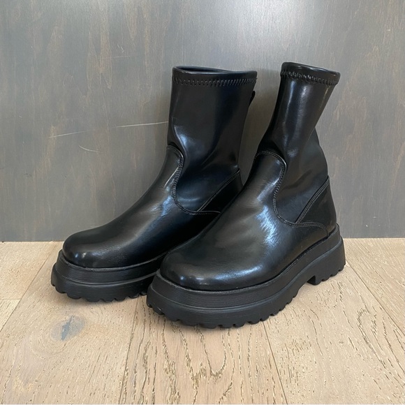 new 🖤 SHEIN Black Lug Sole Chunky PU Leather Boots - Picture 5 of 10
